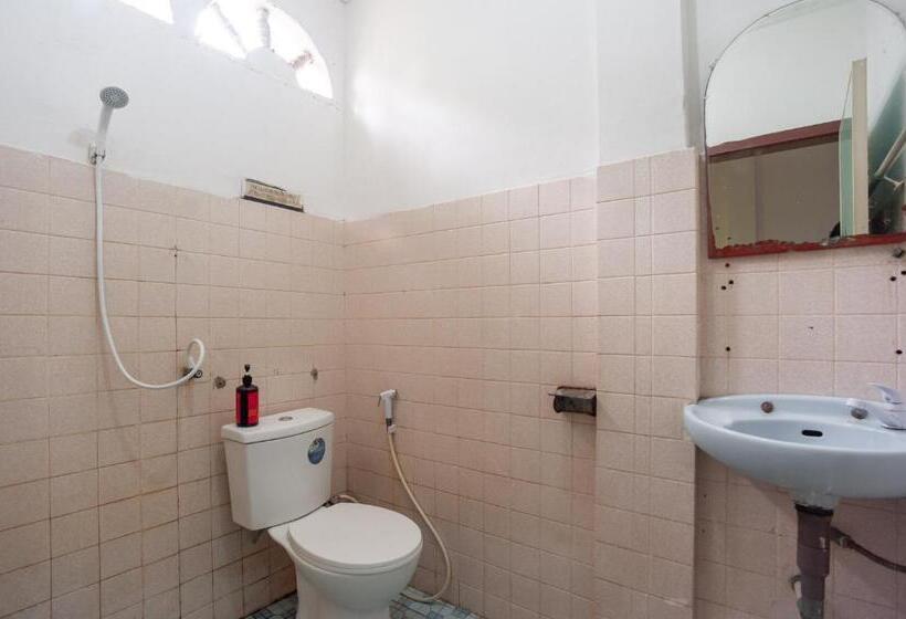 Семейный Номер, Reddoorz @ Jalan Jendral Sudirman Jambi 2