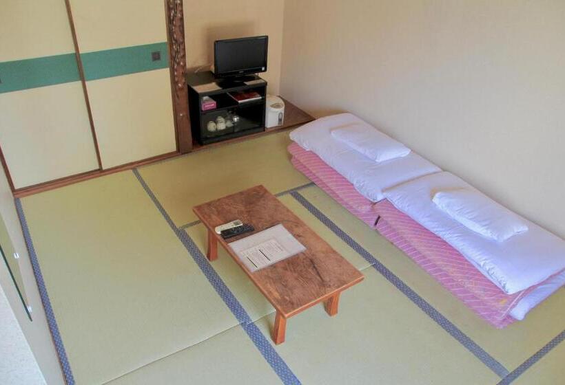 Номер Стандарт Четырехместный Совместный Санузел, City Pension Tommy Rich Inn Kyoto