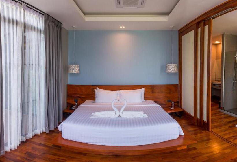 スイート, Inthira Vang Vieng