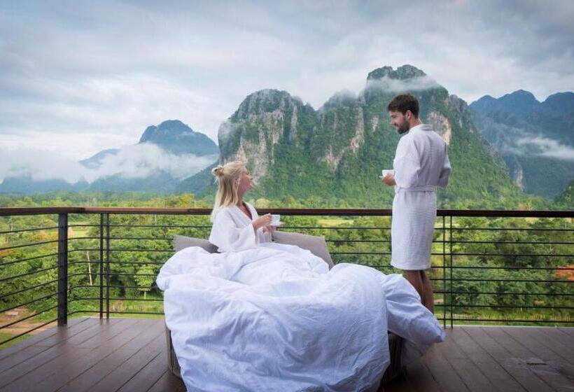 スイート, Inthira Vang Vieng