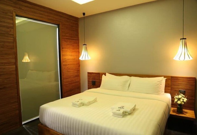 デラックスルーム, Inthira Vang Vieng