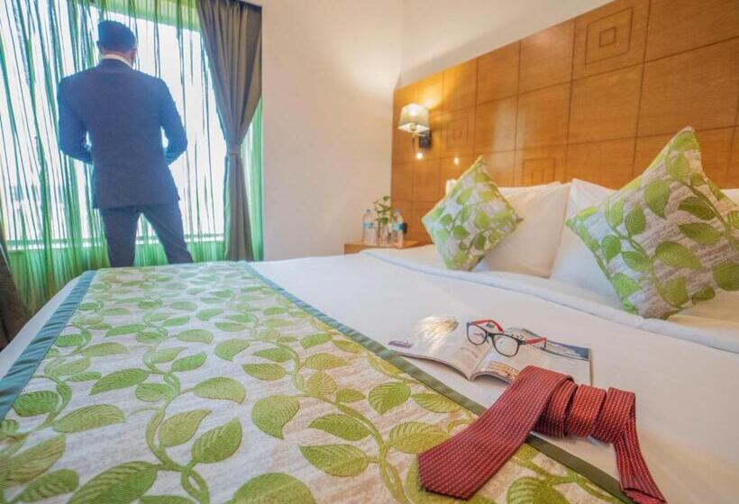 اتاق کلاب, The Orchid Hotel Pune Hinjewadi