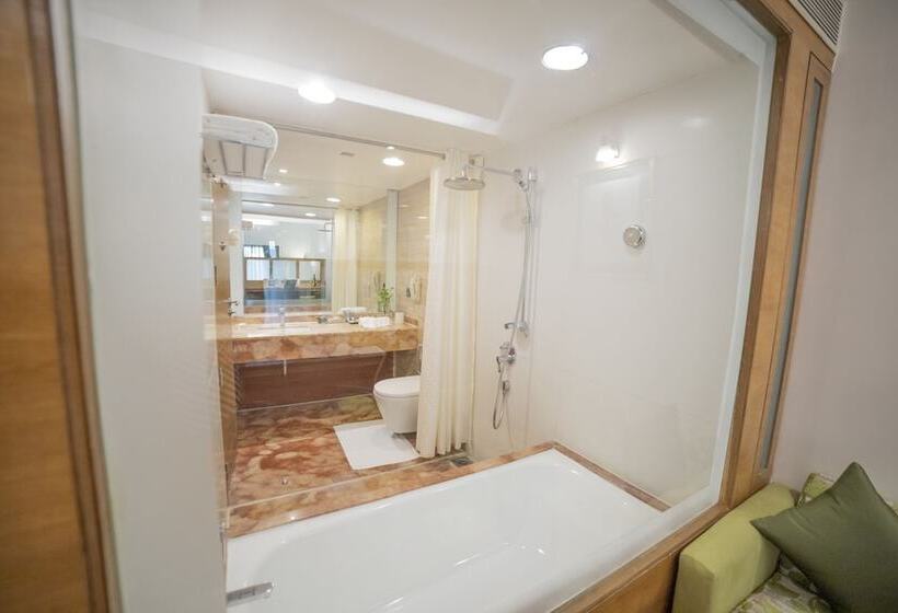 اتاق کلاب, The Orchid Hotel Pune Hinjewadi