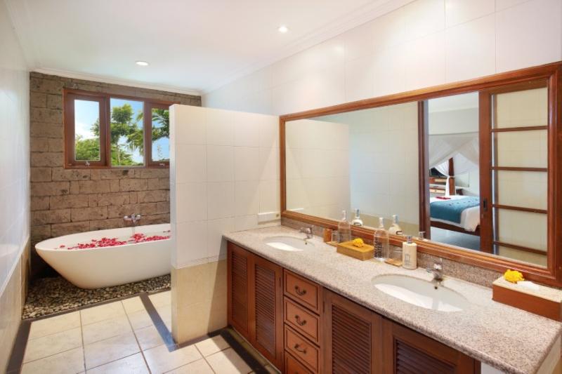 Вилла 3 Спальни с Бассейном, Kecapi Villa Seminyak By Ini Vie Hospitality