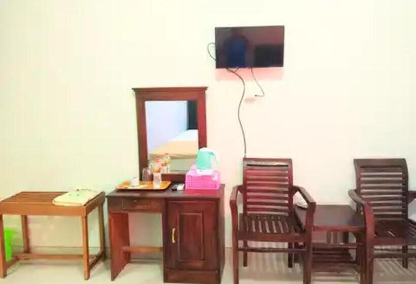Номер Superior, Reddoorz At Hotel Nuansa Ngawi