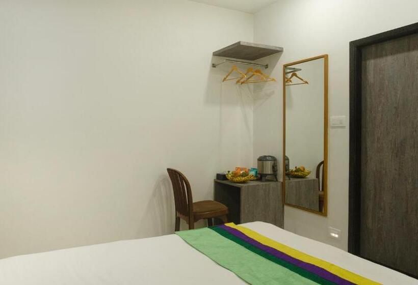 Номер Стандарт, Treebo Urban, 1 Km From Railway Station