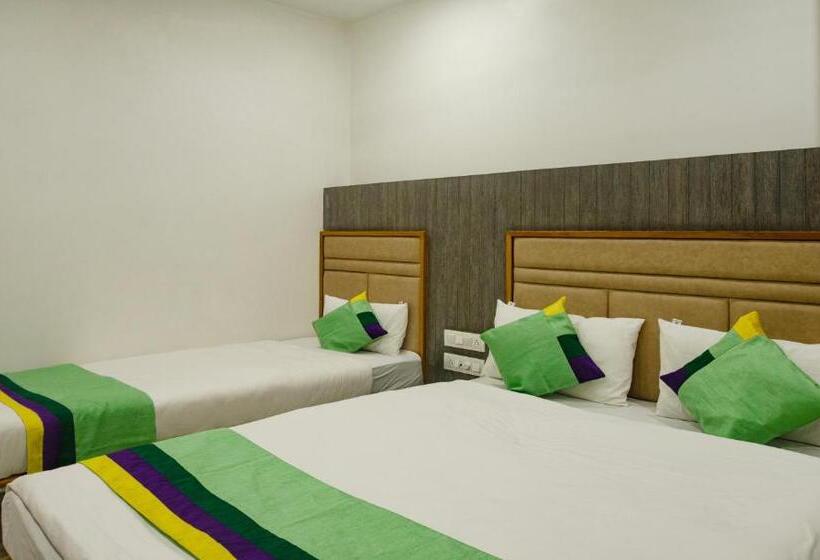 Номер Стандарт, Treebo Urban, 1 Km From Railway Station
