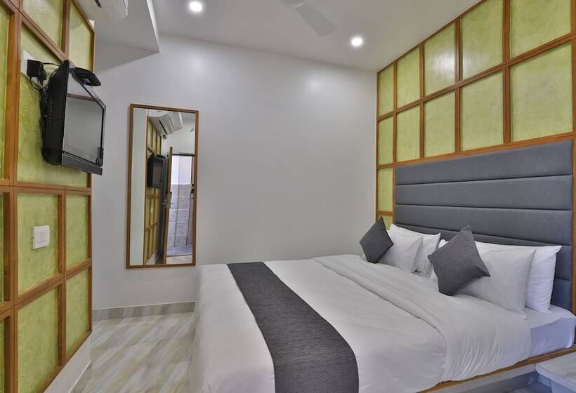 Номер Deluxe, Treebo Urban, 1 Km From Railway Station
