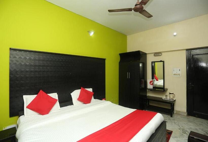 Номер Стандарт, Super Collection O Mathura Near Railway Station Formerly Gaurav Boarding House