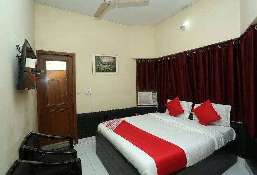 Номер Deluxe, Super Collection O Mathura Near Railway Station Formerly Gaurav Boarding House