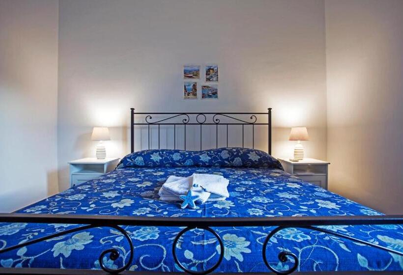 Трехместный Номер Стандарт с Балконом, B&b Al Blu
