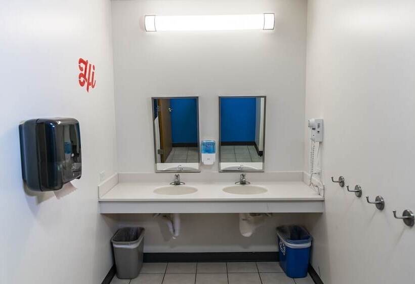 מיטה בחדר משותף, Hi Chicago Hostel