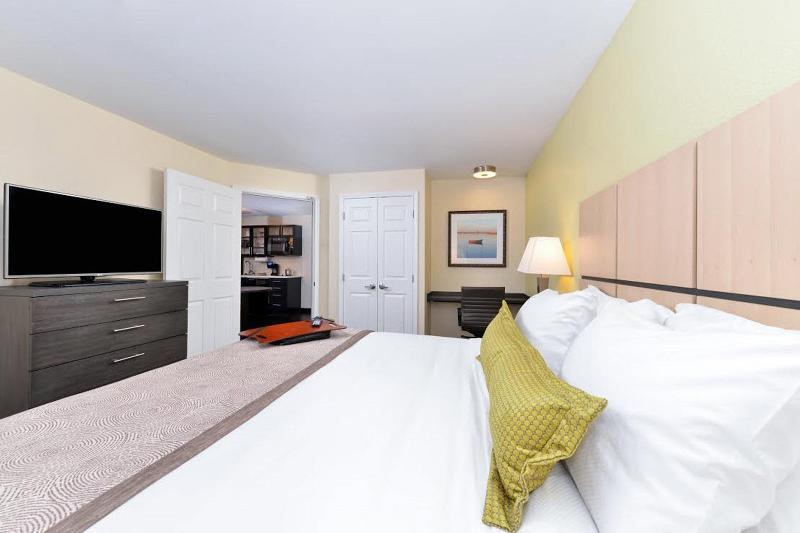 带大床的标准工作室, Candlewood Suites Sayre, An Ihg