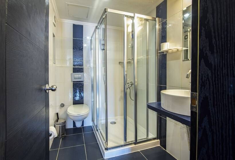 Quarto Triplo Estandar, Kozan City