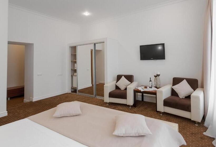 سوییت جونیور, Residence Odesskij Dvorik