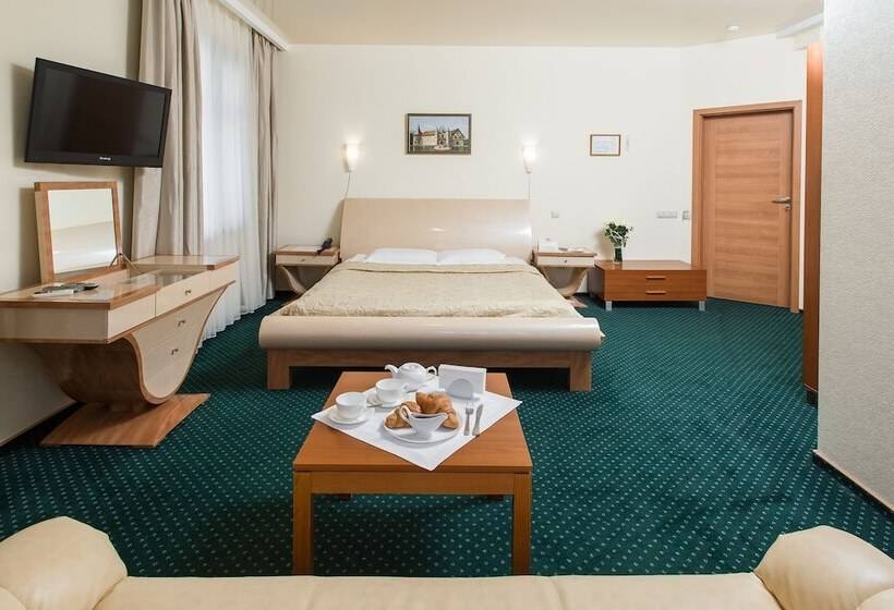 سوییت جونیور, Residence Odesskij Dvorik