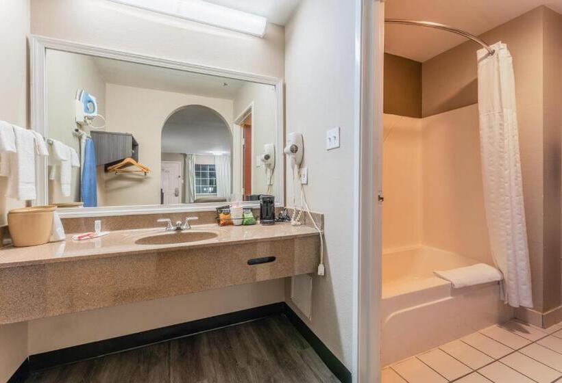 스위트 킹사이즈 침대, Super 8 By Wyndham Lake Charles Northeast