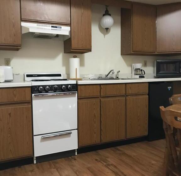 Студия Стандарт, Brentwood Motor Inn