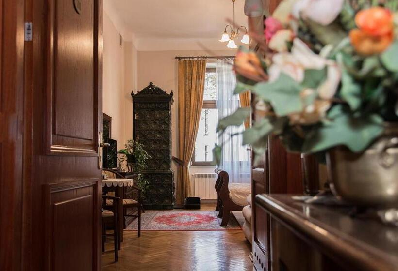 Номер Стандарт, Aparthotel Basztowa