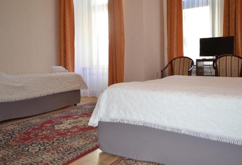 Номер Стандарт, Aparthotel Basztowa