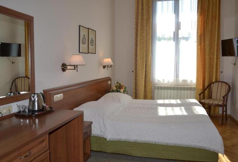 Номер Стандарт, Aparthotel Basztowa