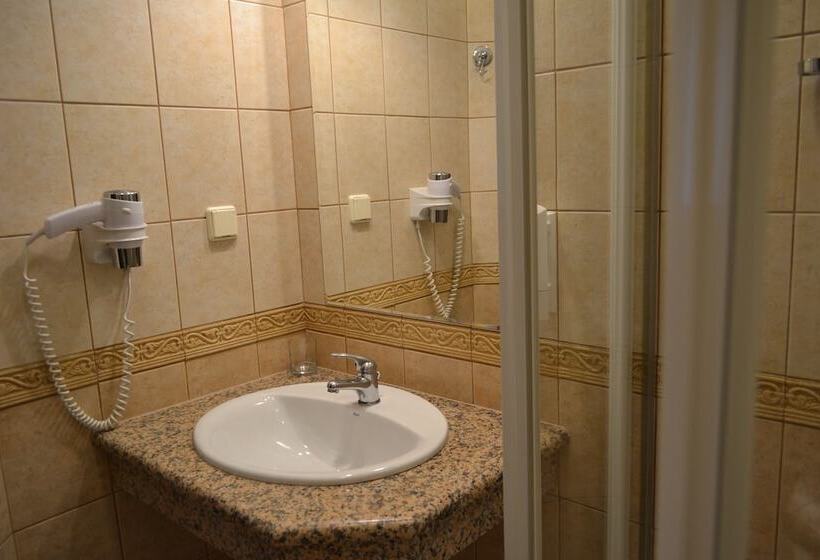 Номер Стандарт, Aparthotel Basztowa