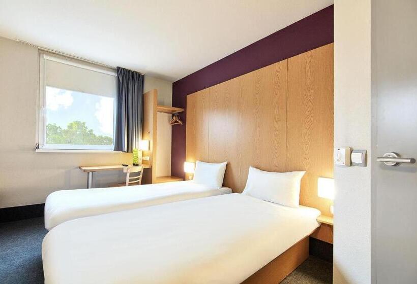 Номер Стандарт, B&b Hotel Toruń