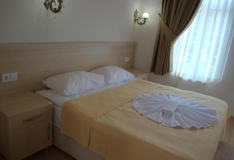 Superior Room, Piya Hostel