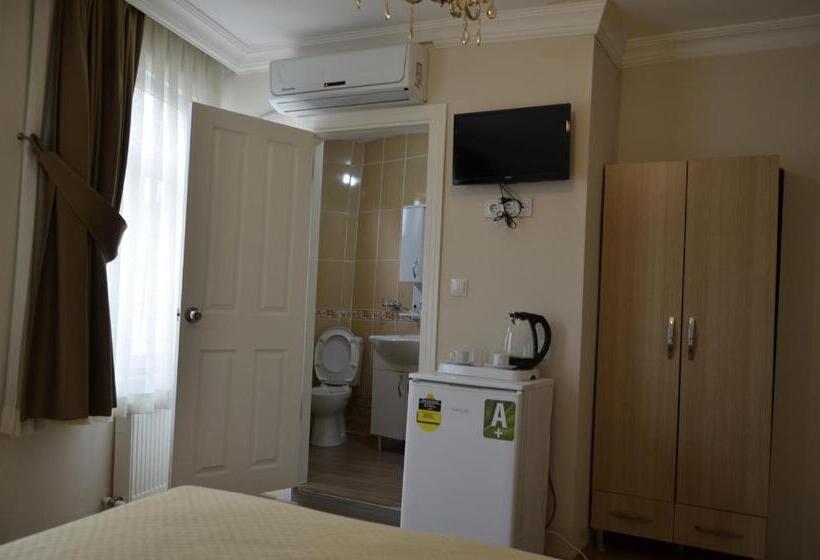 Superior Room, Piya Hostel