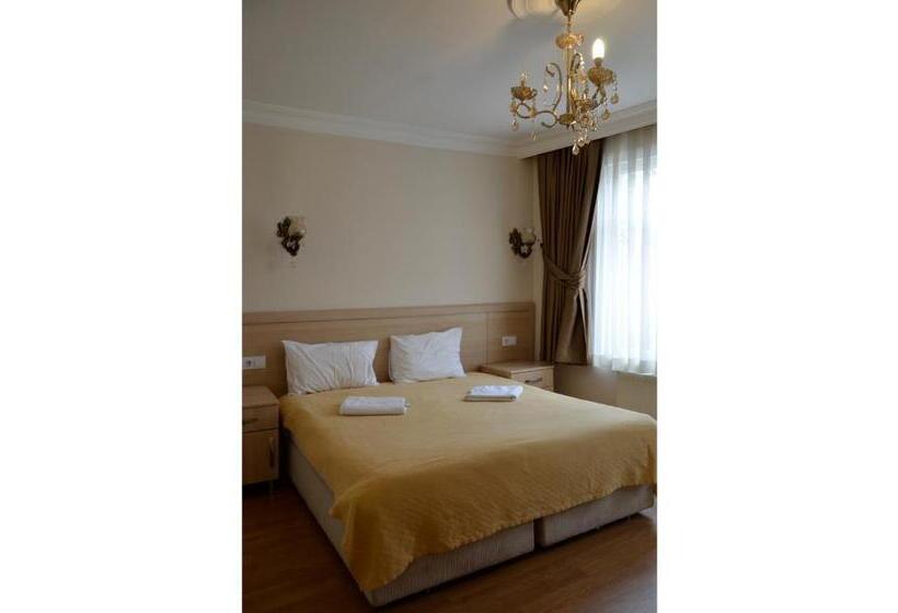 Superior Room, Piya Hostel