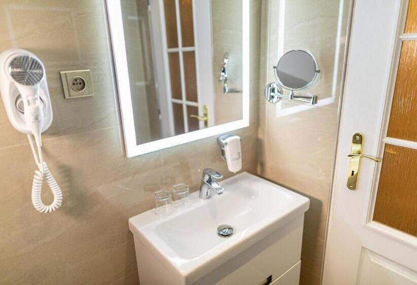 Quarto Estandar, Villa Basileia Riverside