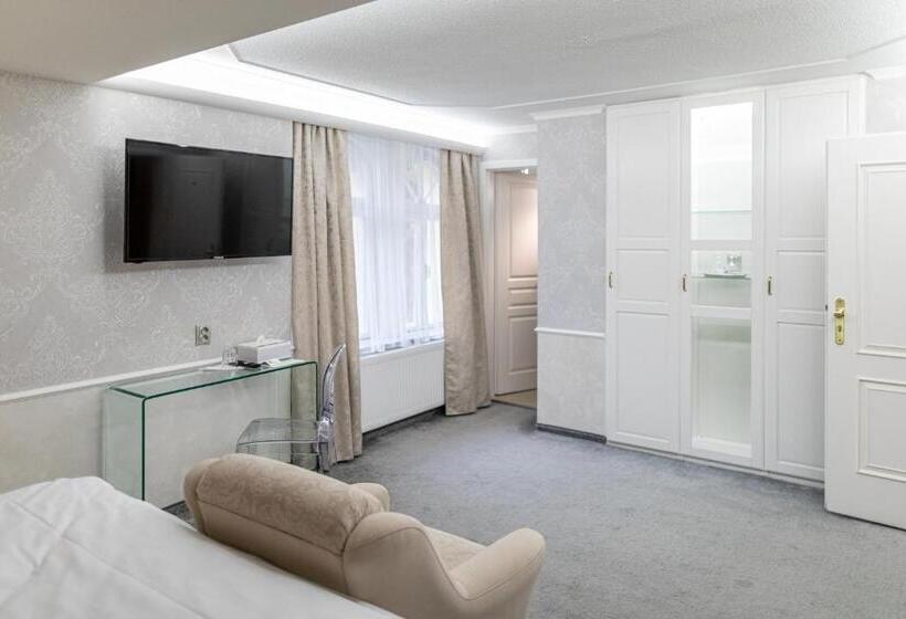 Quarto Estandar, Villa Basileia Riverside