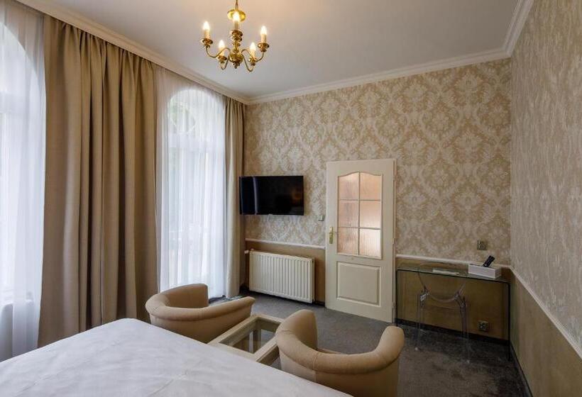 Quarto Superior com Terraço, Villa Basileia Riverside
