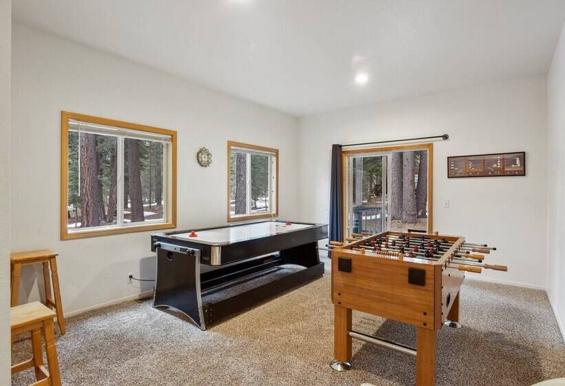 1 Szobás Ház, Truckee Pines Retreat Game Room & Forest Views