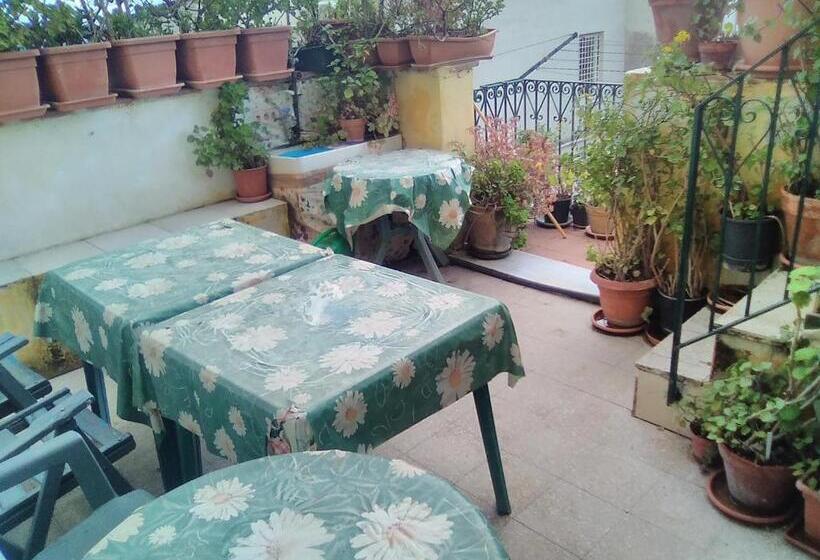 Семейный Номер, Room In Guest Room   Cozy Large Room For Five People