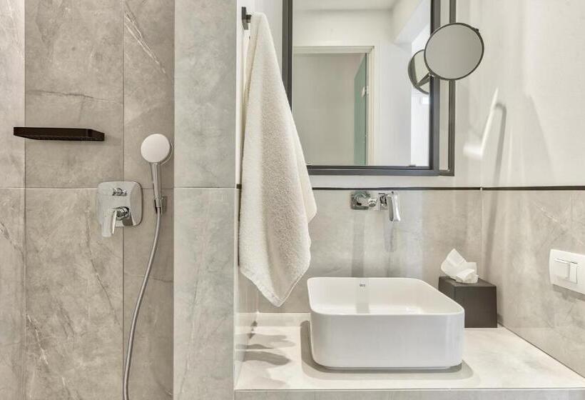 اتاق اکونومی, Bitzaro Boutique
