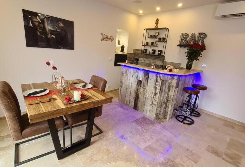 Номер Стандарт, Loveroom La Garçonn Hyeres