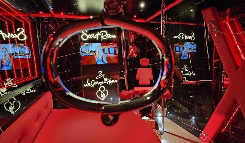 Номер Стандарт, Loveroom La Garçonn Hyeres