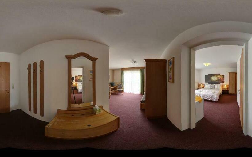 Апартаменты 2 Спальни с Балконом, Apartment House Seerose