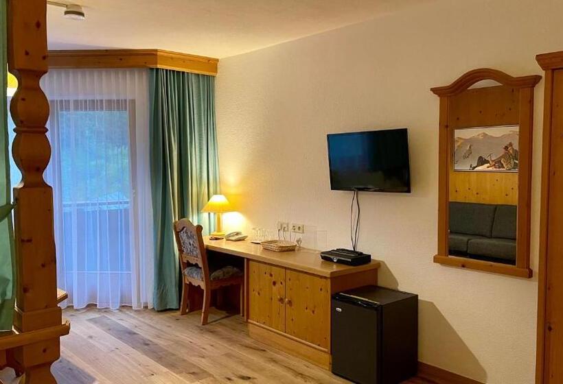 Полулюкс с Балконом, Intermontana Hotel Garni