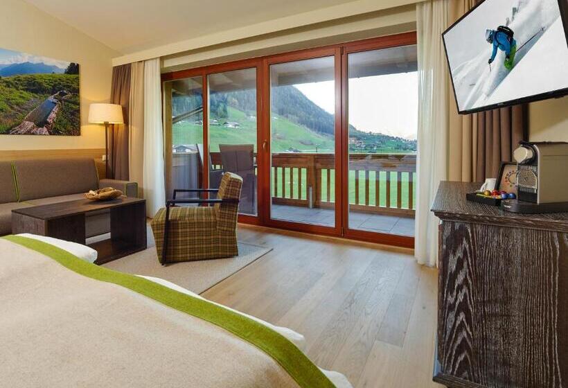 Полулюкс, Alpeinernature Resort Tirol