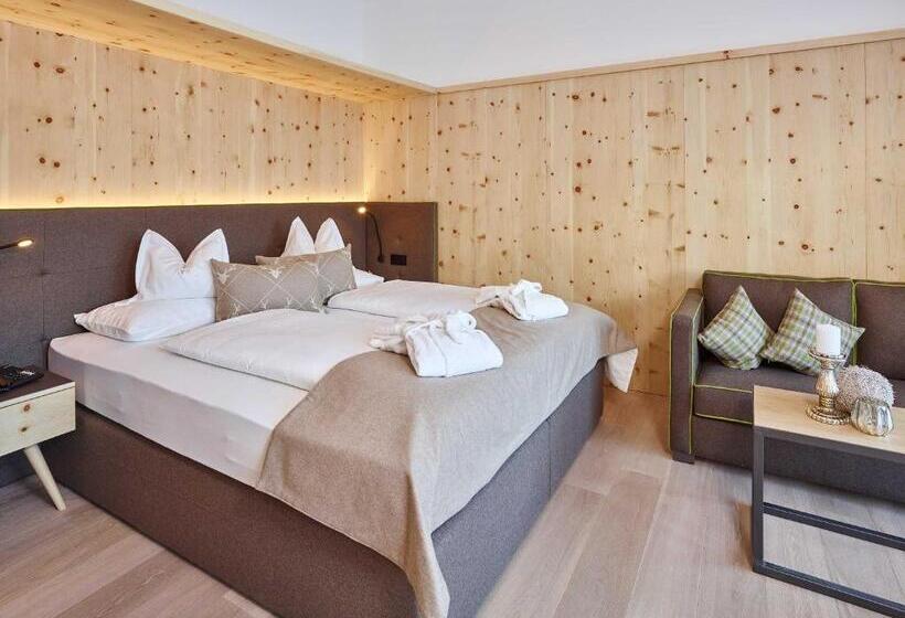 Номер Deluxe с Балконом, Alpeinernature Resort Tirol