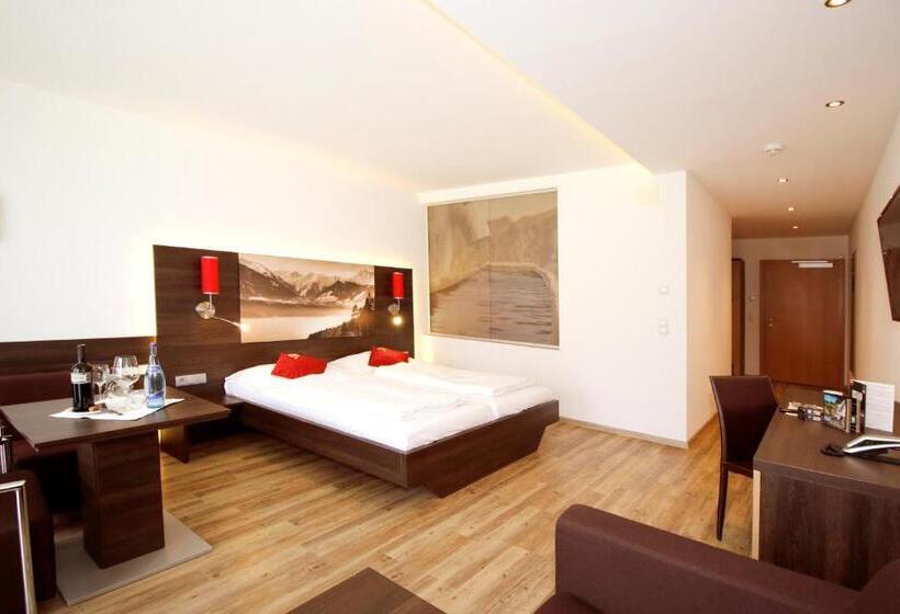 Полулюкс Одноместный с Террасой, Zum Senner Suites Zillertal
