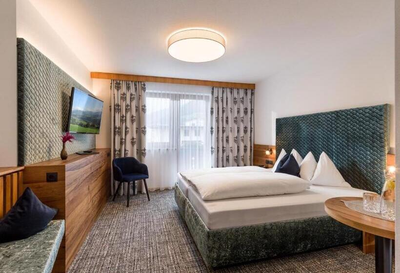 Номер Deluxe с Балконом, Landhaus Zillertal