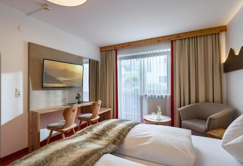 Quarto Estandar com Sacada, Landhaus Zillertal