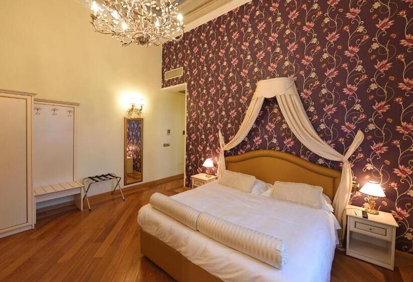 Люкс, Relais La Corte Di Cloris