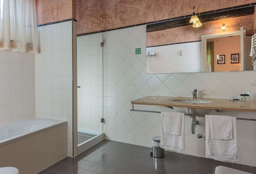اتاق استاندارد سه نفره, Suite Accommodation
