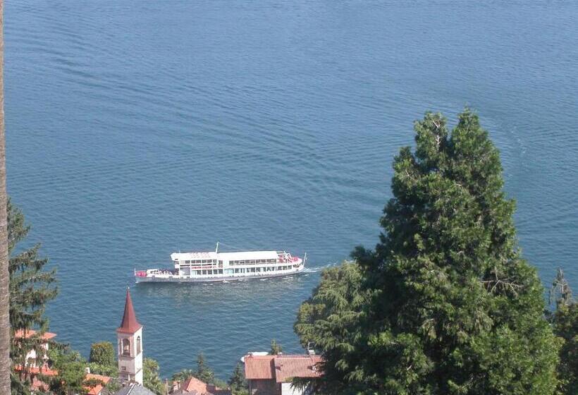 Standard studio with lake view, Residenza Erbaluna
