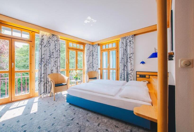 Quarto Estandar Vista Jardim, Villa Waldperlach By Blattl