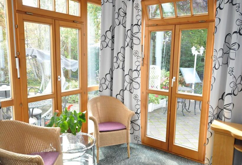 Quarto Estandar, Villa Waldperlach By Blattl